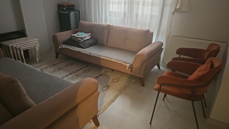 Küçükçekmece temiz ev konum iyi